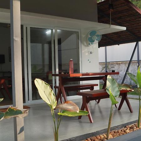 Blue Lake Villa Kollam Buitenkant foto