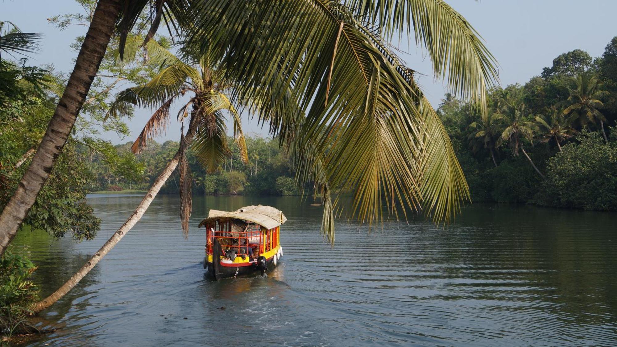 Blue Lake Villa Kollam Buitenkant foto