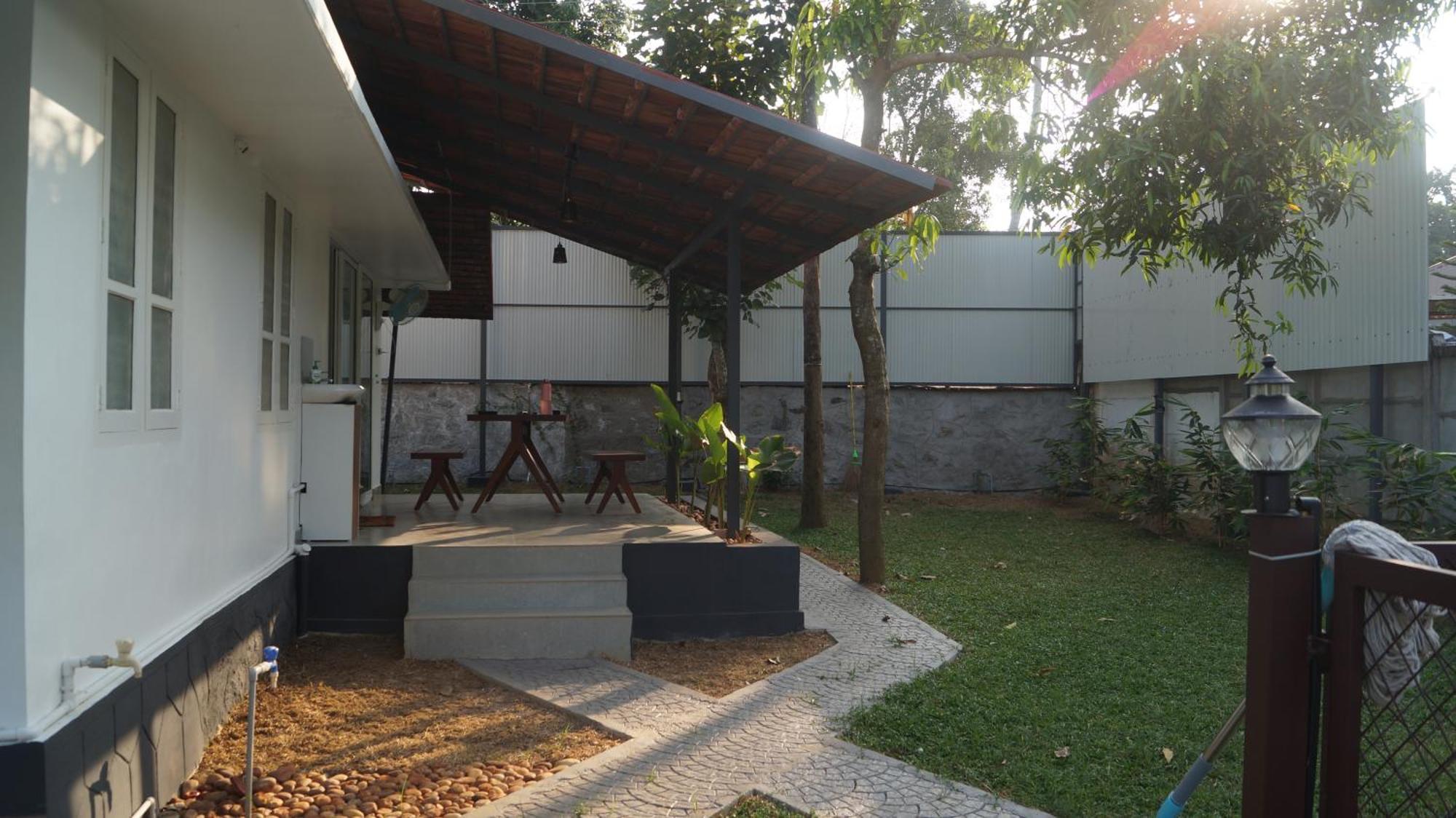 Blue Lake Villa Kollam Buitenkant foto